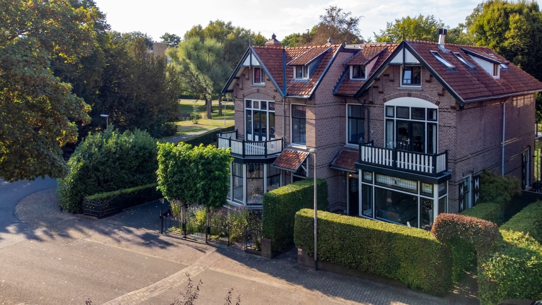 BUSSUM