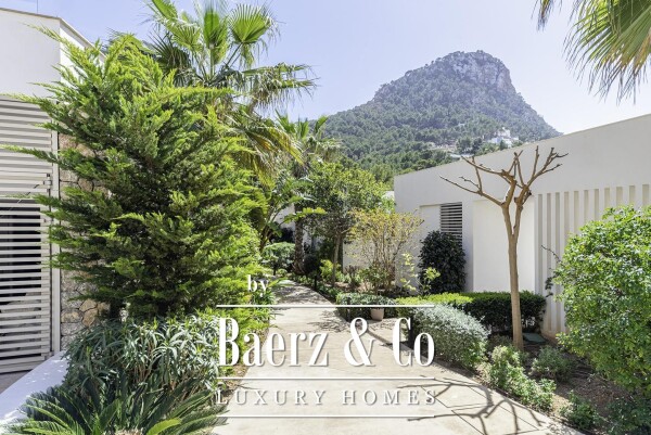 photo 22 Modern villa with privacy overlooking the Mediterranean