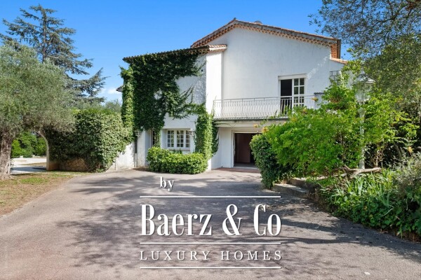 photo 4 Beautiful Provencal villa in the heart of an estate in Biot