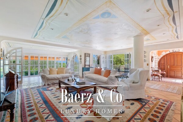 photo 9 Beautiful Provencal villa in the heart of an estate in Biot