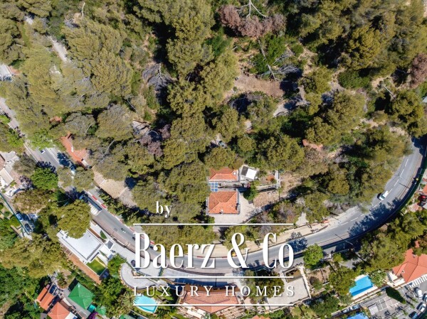 photo 8 Roquebrune-Cap-Martin, 3 villas to renovate on 12 758m2 of plot