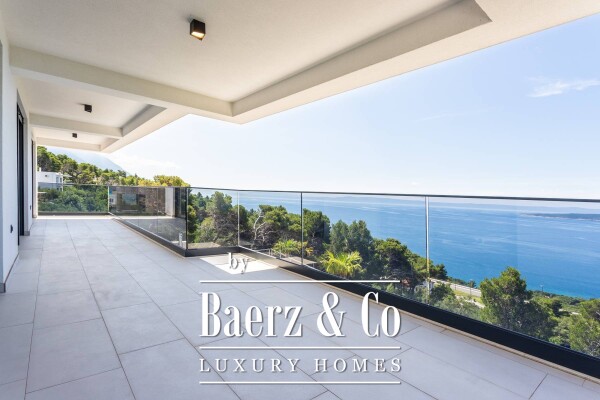 photo 4 Brela, an imposing villa with a panoramic view