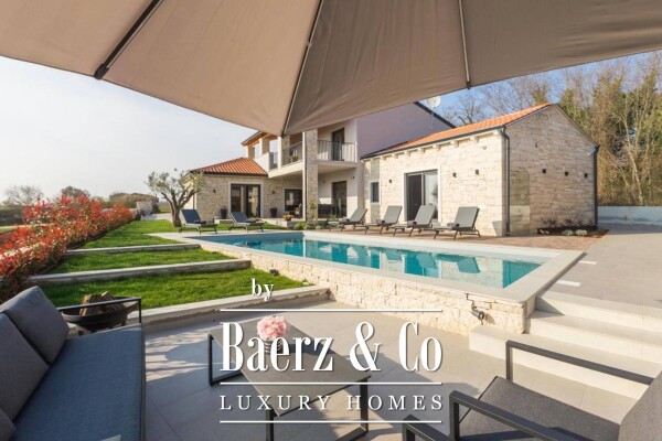 photo 3 Sveti Lovreč, a beautiful villa with a swimming pool on a landscaped garden of 1874m2