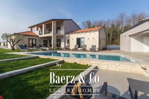 photo 5 Sveti Lovreč, a beautiful villa with a swimming pool on a landscaped garden of 1874m2