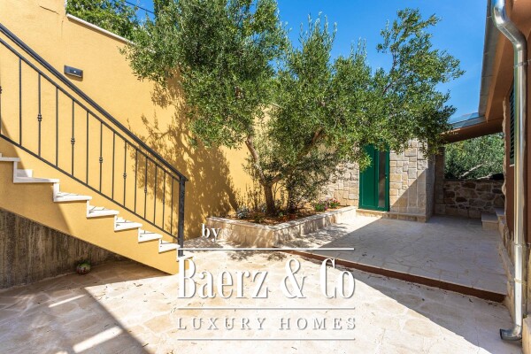 photo 53 Split, Jesenice, Beautiful authentic villa with a sea view