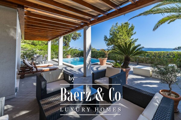 photo 100 Split, Čiovo, modern villa/boutique hotel with 8 apartments, first row to the sea