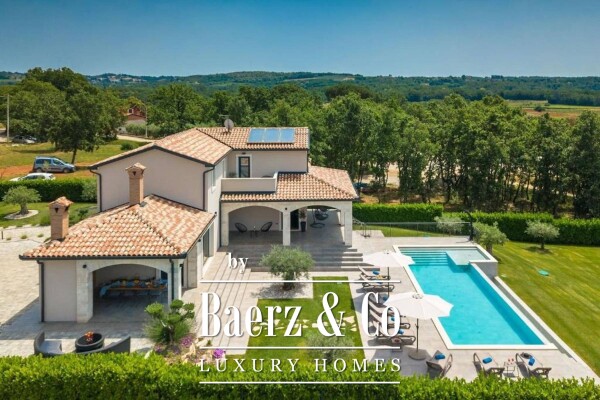 photo 2 Vižinada, a rustic villa with a pool and a panoramic view of the sea