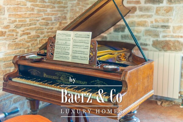 photo 20 Žminj, a luxurious stone villa in the center of Istria