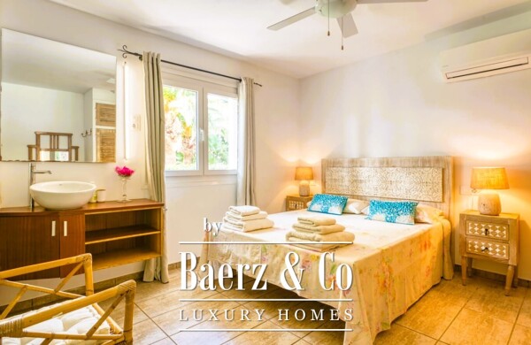 photo 17 IMPRESSIVE SEA-FRONT VILLA IN CALAN BLANES