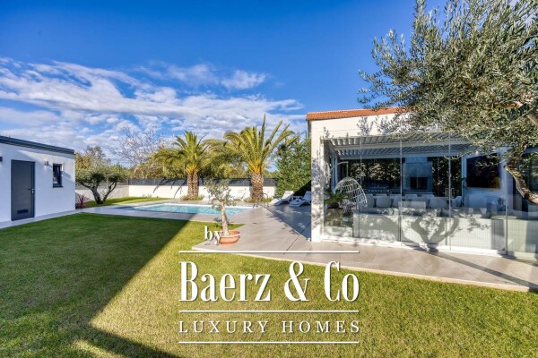 photo 18 Rovinj, an impressive family villa with a pool located in a quiet location