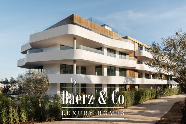 photo 2 Beautiful luxury home in Sotogrande, La Reserva - Village Verde