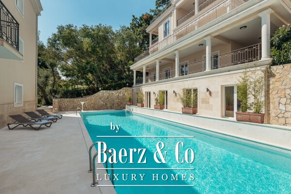 photo 12 Seaview Three Bedroom Apartment in Luxury Complex near Marina