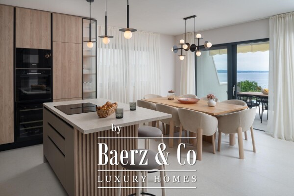 photo 10 Split, Podstrana, urban villa with swimming pool, sauna, jacuzzi and a garage