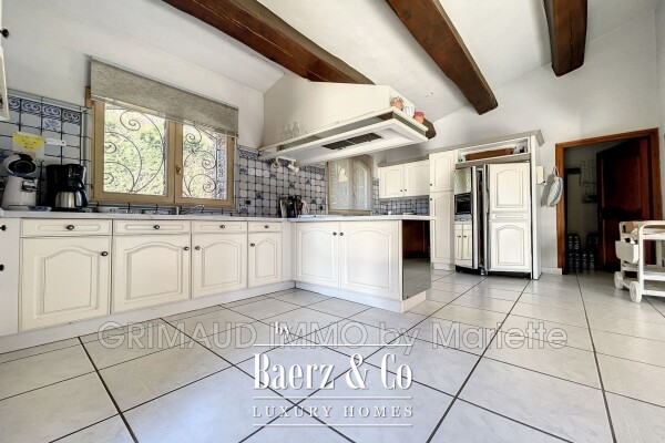 photo 9 Grimaud, France