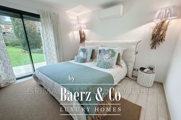 photo 10 Within walking distance of the village – Stunning Villa with