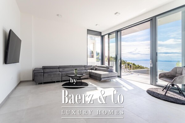 photo 2 Brela, a modern villa with a panoramic view