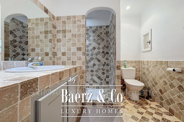 photo 18 Charming Property with Panoramic View of Grimaud Castle – La