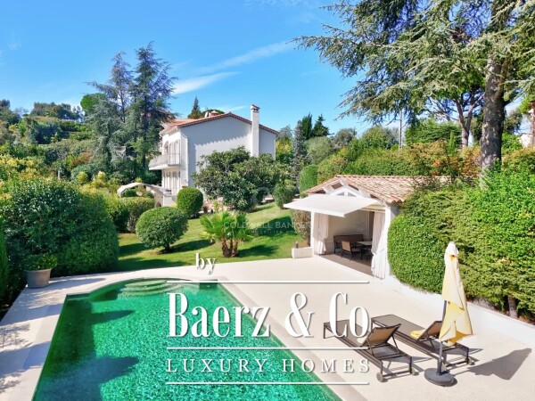 photo 1 Beautiful property with sea views