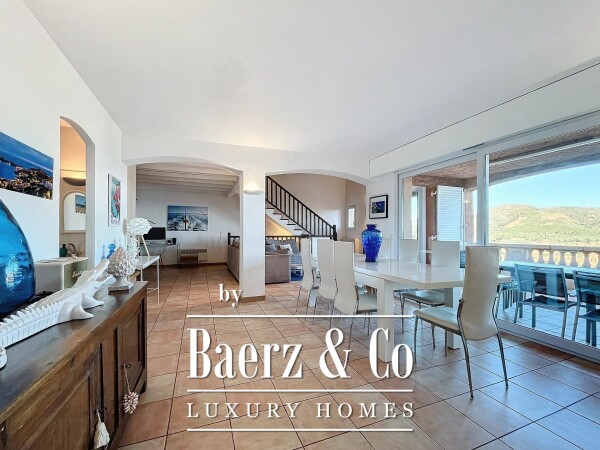 photo 3 Charming villa (2 lots) with breathtaking view