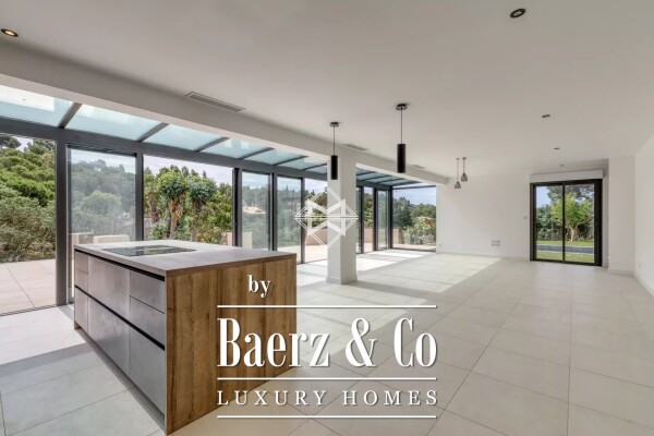 photo 7 In La Croix-Valmer - turnkey villa with open views of nature and a glimpse of the sea