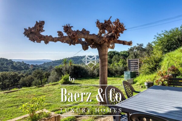 photo 3 Villa in Harmony with Nature - Le Lavandou