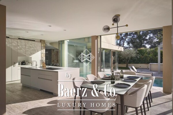 photo 6 Modern house within a gated community close to the beach.