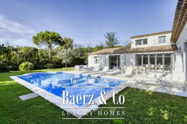 photo 2 Modern villa by foot from the beach