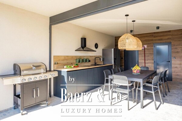 photo 18 Istria, Banjole, semi-detached villa first row to the sea 244 m2 with a view of the Marina