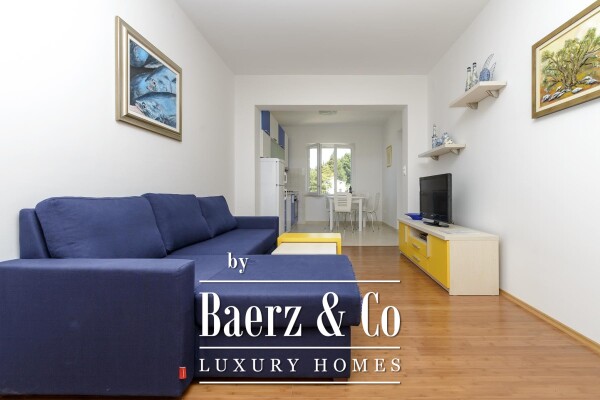 photo 7 Blace, first row to the sea, residential building