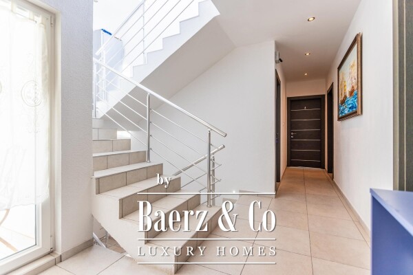 photo 18 Vis,  Attractive House with 311 m² of Living Space on a 2,027 m² Plot