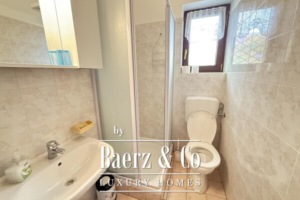 photo 15 Pula, Veli Vrh - spacious house with five residential units,22m2 swimming pool,garage-quiet location