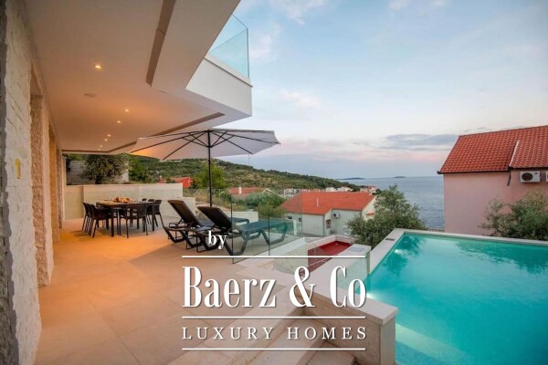 photo 11 Primošten, Bilo, beautiful villa with a swimming pool and sea view, tennis court