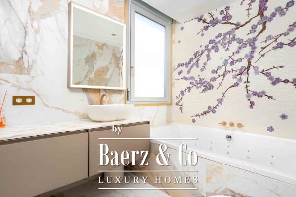 photo 19 Spacious apartment with sea views, parking and pool