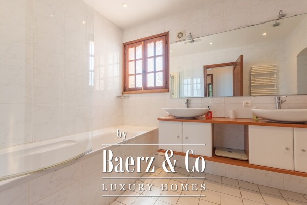 photo 11 Sale Villa 6 rooms sea view Les Issambres with swimming pool, garage and garden - St Tropez GULF