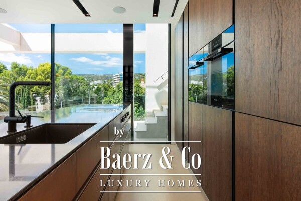 photo 8 Stunning Villa with garden & sea views in Old Bendinat