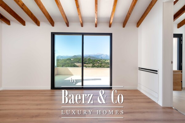 photo 11 Exquisite renovated townhouse with pool and mountain view