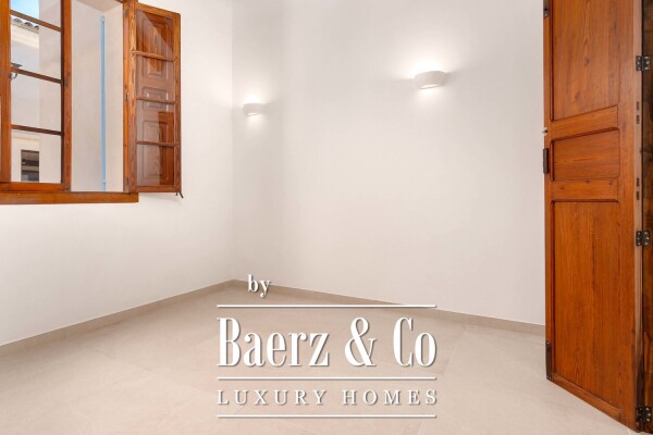 photo 20 Exquisite renovated townhouse with pool and mountain view