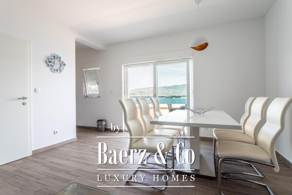 photo 13 Čiovo, Arbanija, apartment house with swimming pool, 1st row to the sea