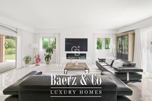 photo 3 ELEGANT VILLA IN A PRIVATE ESTATE WITH GOLF VIEW