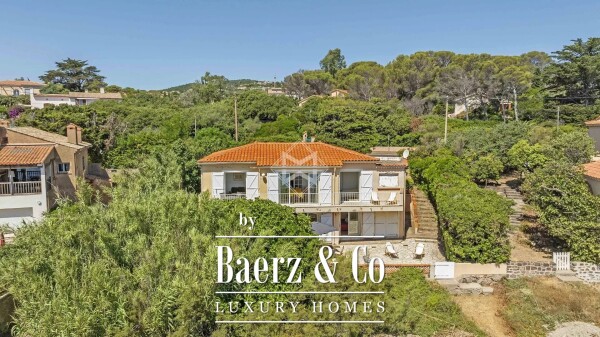 photo 7 Waterfont villa to renovate