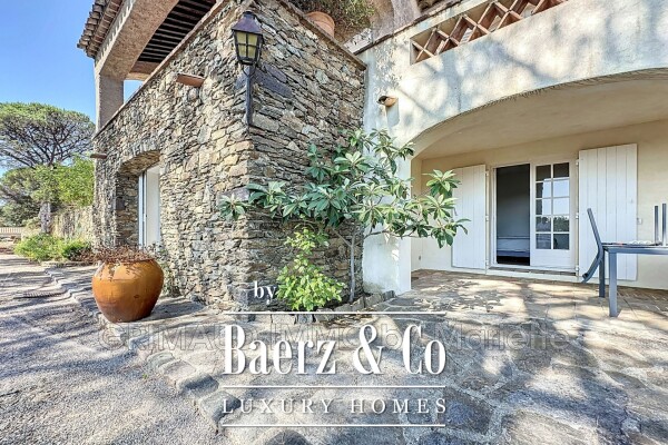 photo 13 Charming Provençal house with a view of the castle and swimm