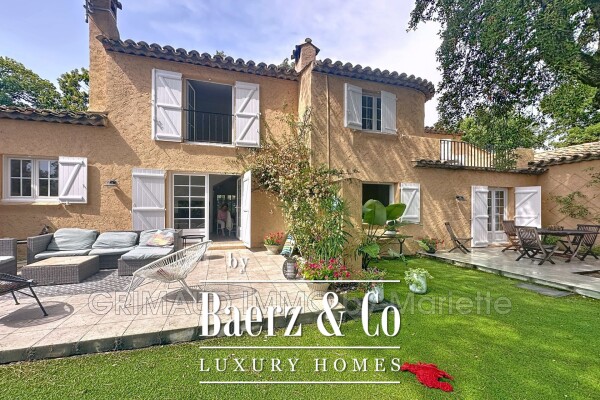 photo 1 house with garden, within walking distance of the sea