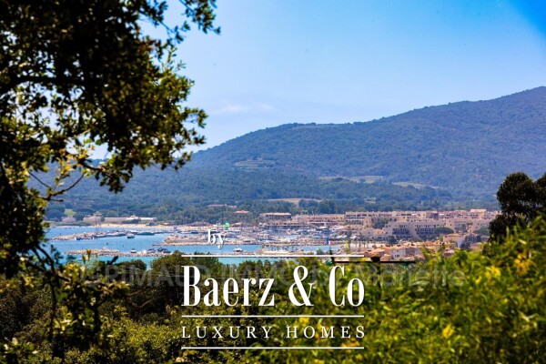 photo 5 Grimaud, France