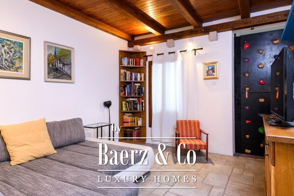 photo 10 Brač, Murvica, stone house with five residential units and sea view