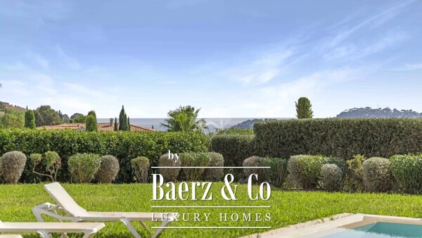 photo 3 Villa with open views in a prime location of Cavalaire-sur-Mer