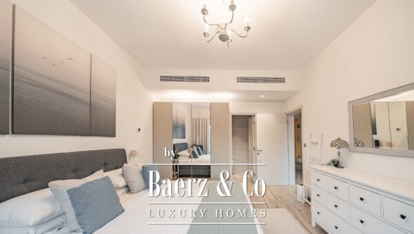 photo 7 Luxury 4-Bedroom Villa with Private Pool in Jumeirah Village Triangle