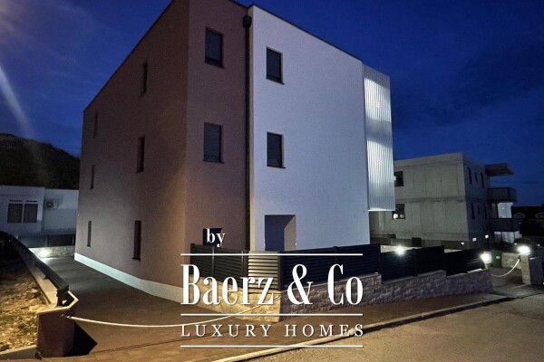 photo 4 Promajna, luxurious semi-detached house with a sea view, close to the center and the beach