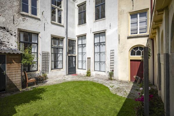 photo 48 Zaadmarkt 93