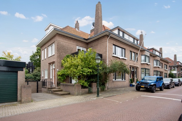 photo 1 Van Dorpstraat 4