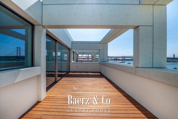 photo 31 4 bedroom villa with garden and parking in Alcântara, Lisbon